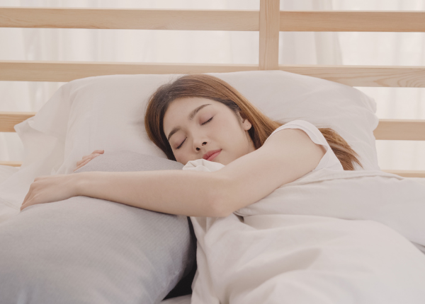 Tư thế ngủ đúng giúp giảm đau lưng đơn giản?