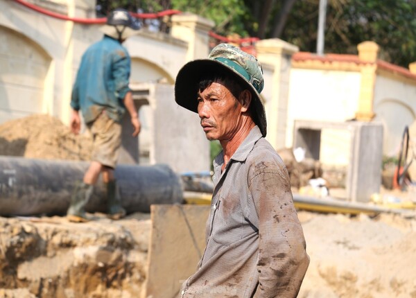 Đau lưng bên trái gần eo là bệnh gì, có nguy hiểm không?
