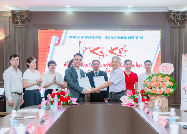 Vì một Việt Nam khỏe mạnh, Dược phẩm Tuệ Tĩnh hợp tác chiến lược phát triển cùng trường Đại học Lương Thế Vinh, hướng chăm sóc sức khỏe toàn diện và bền vững 