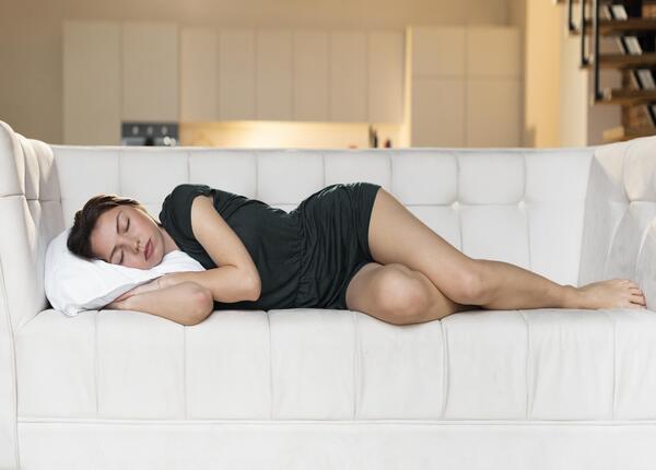 Tại sao chúng ta bị trào ngược dạ dày ban đêm?
