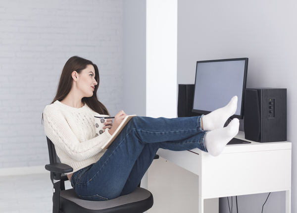 FTT-Dau-khop-ngon-cai-o-nguoi-lam-viec-van-phong