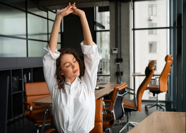 Tư thế ngồi đúng để tránh đau lưng dưới khi làm việc