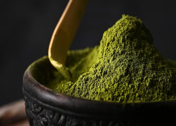  Uống nhiều ly matcha liên tục sẽ làm tích tụ một lượng lớn caffeine