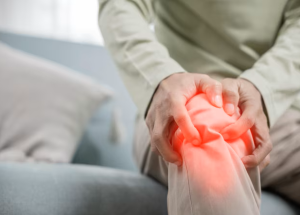 Tại sao lại có biểu hiện sưng nóng đỏ đau khớp cùng lúc