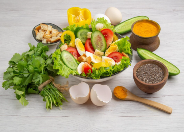 tăng cường rau xanh, chất xơ giúp kiểm soát chỉ số GGT