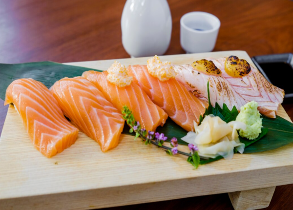 Bổ sung thịt cá hồi, cá trích giúp hạn chế cholesterol xấu