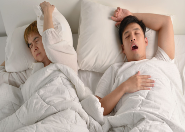 Ngủ ngáy là gì? Nguyên nhân, ảnh hưởng và cách cải thiện