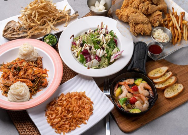 Thử nhiều món lạ khiến bụng khó chịu với người hệ tiêu hóa nhạy cảm