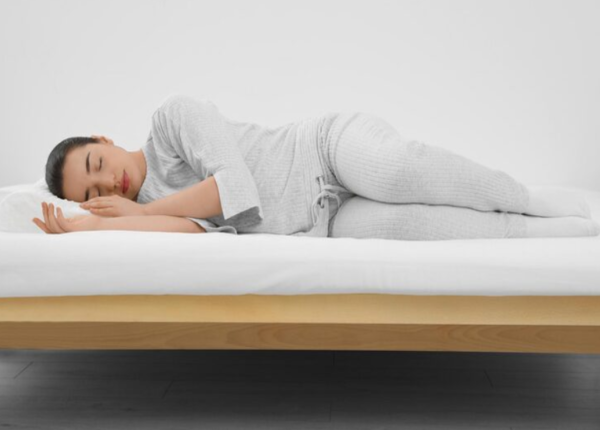 Nằm nghiêng được đánh giá cao trong việc hỗ trợ giấc ngủ, giảm ngáy